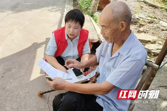 大通湖区北洲子镇：入户宣传零距离 医保服务暖民心