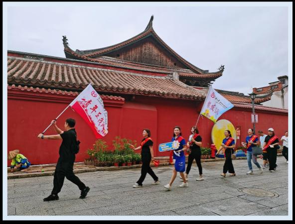 「金融教育宣传月」富德生命人寿漳州中支开展“金融知识City Walk”城市漫步行宣传活动