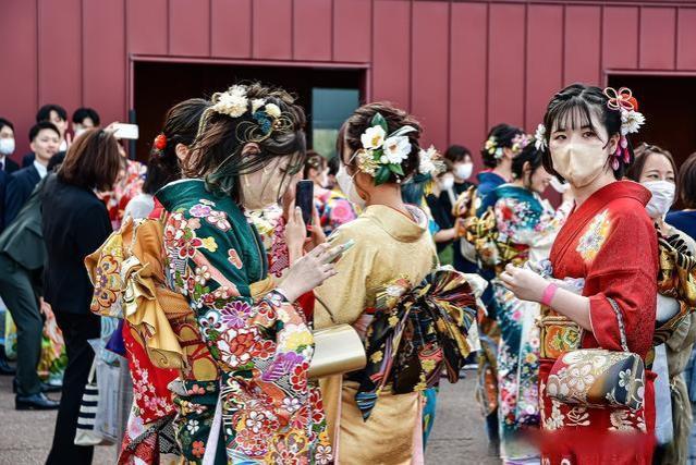 做好准备迎接日本的四季变化：留学生必备的穿衣指南！