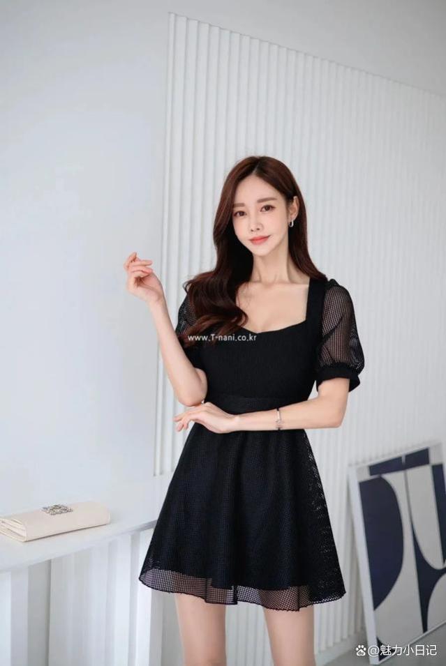 韩国女模特孙允珠：穿搭黑巧克力低调斛叶淑婉公主裙的时尚魅力