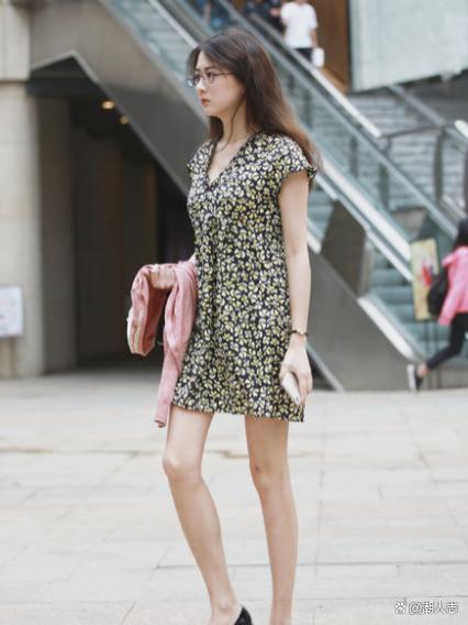女人裙子到底穿“长”还是“短”？让上海素人街拍告诉你答案
