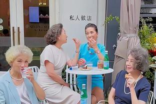 四位北京奶奶亲身示范：穿裙过膝、色不过三，白发不染也洋气高级