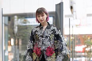 日本女生夏季时尚穿搭：清新甜美的衣搭配之道