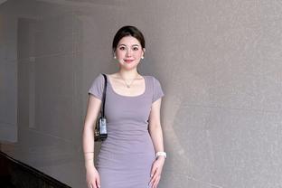 紫色包臀裙：微胖女生的时尚逆袭，让你轻松拥有完美曲线