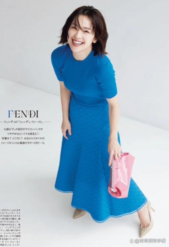 这才是日本主妇优雅得体的秘诀：穿裙束腰带、穿裤不遮踝，真会穿