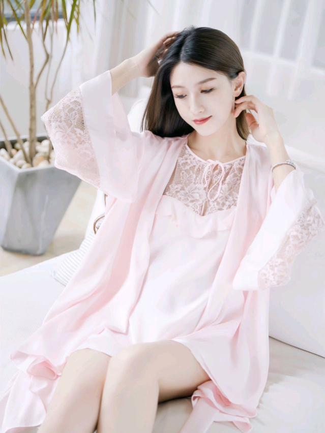 从内而外散发魅力：粉色蕾丝睡衣的高级感与法式优雅的双重诠释