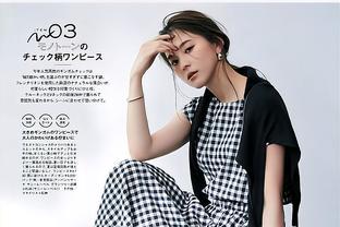 日本女人太会打扮！哪怕中年也坚持穿“长裙+低跟鞋”，优雅迷人