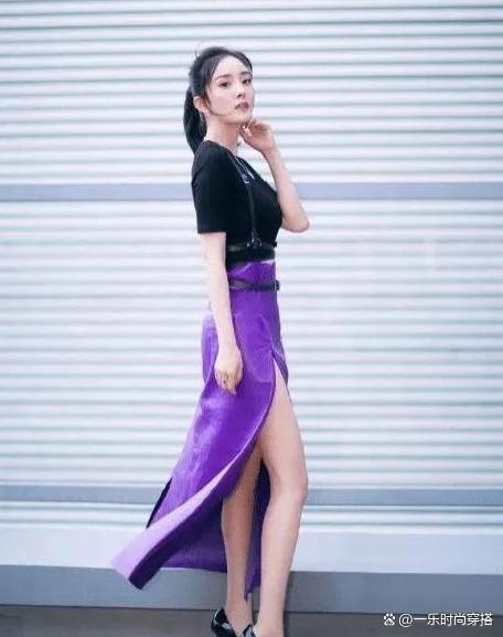 杨幂的时尚密码：黑色T恤与紫色半身裙的魅力组合，卡其色西装