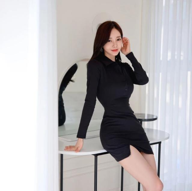 韩国模特孙允珠穿搭纯黑帷幔低调绝美衬衣包臀裙，展现完美身材