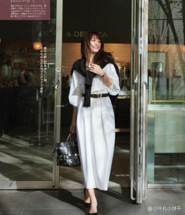 看了日本杂志才明白：“多穿浅色、多穿裙”，不仅洋气显白还优雅