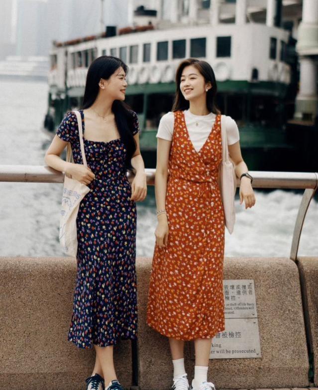 去了香港才发现：女生都在穿“长裙 平底鞋”，看似保守实则时尚