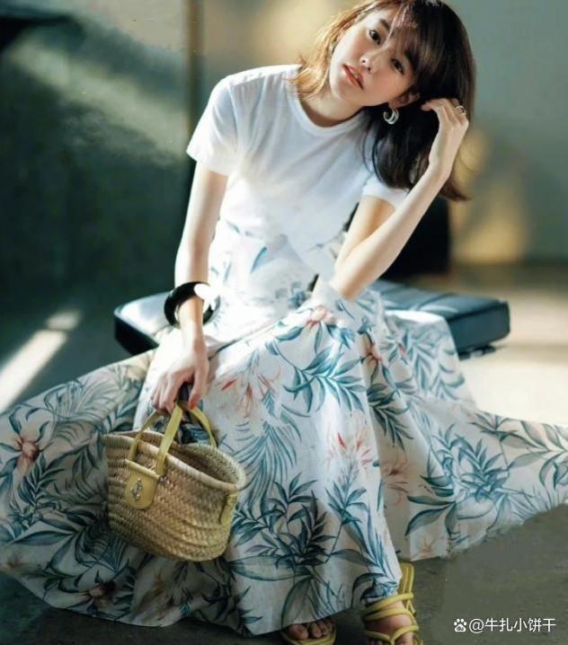 看了日本杂志才明白：“多穿浅色、多穿裙”，不仅洋气显白还优雅