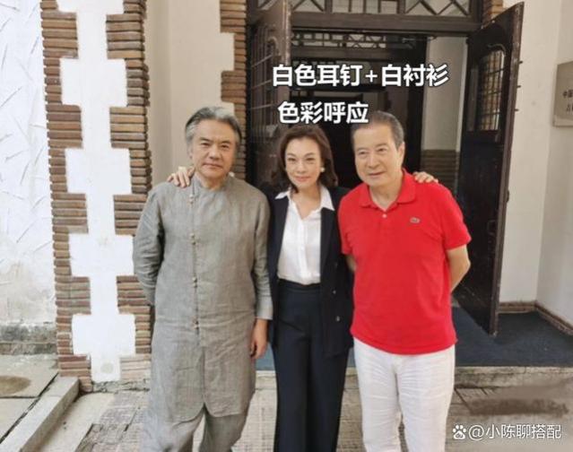 59岁史可老得真体面：不do脸，妆发得体，穿衣有品！妈妈们学起来