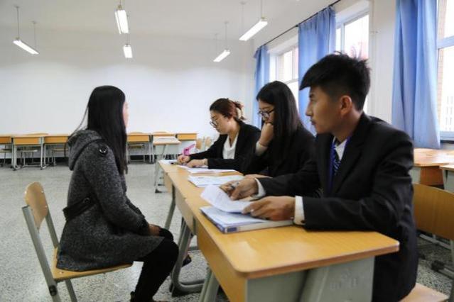 故事：23岁女大学生，靠当“日租女友”月薪过万：差点陷入绝境