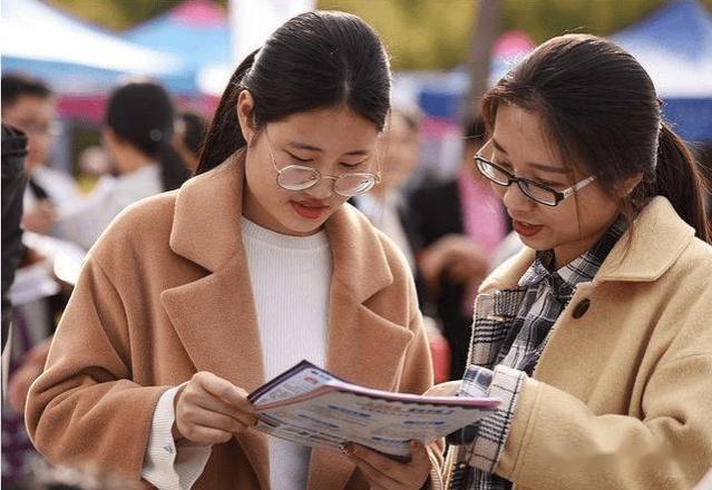 铁饭碗被摔破，三个岗位将被移出编制，学生：教资白考了