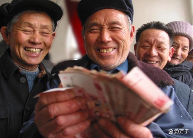 中国老人存款100万，和每月5000元退休金，能过体面的退休生活吗