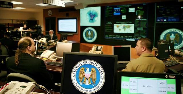 美国实则是特务政治，18个情报部门的30万员工，全时全球监听