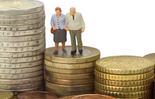明年养老金并轨，过渡期10年后，机关退休人员待遇将明显缩水？