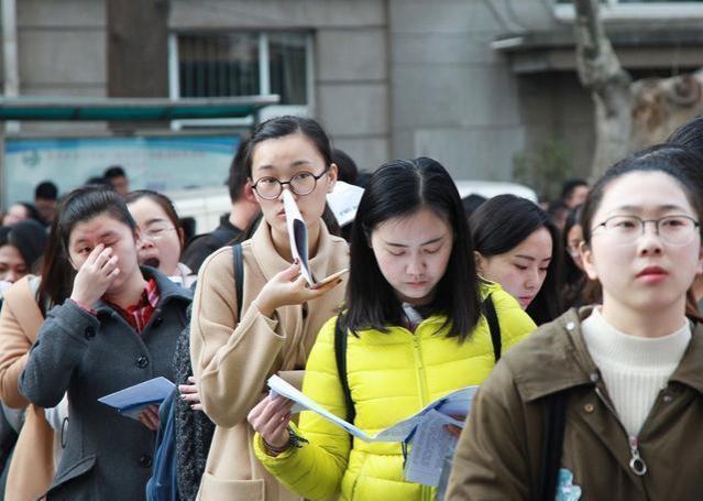 选择考公还是继续提升学历，不同的选择天差地别