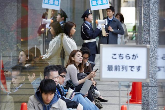日本报考公务员人数持续下降，为啥日本人都不愿当公务员？