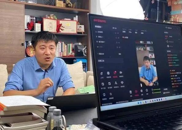 中大教授指责大学生太注重专业和就业，网友：生活无望谈何理想？