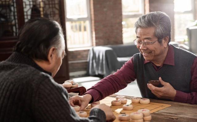 好奇，养老金方案设计者对企业进行过调查？为啥体制内外差距大？