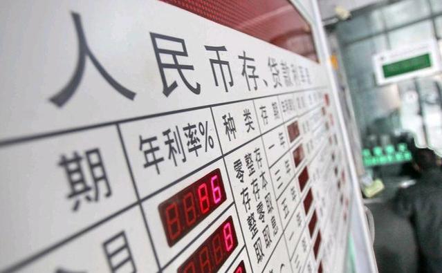 若存款100万，每月有5000元退休金，能过上体面的退休生活吗？