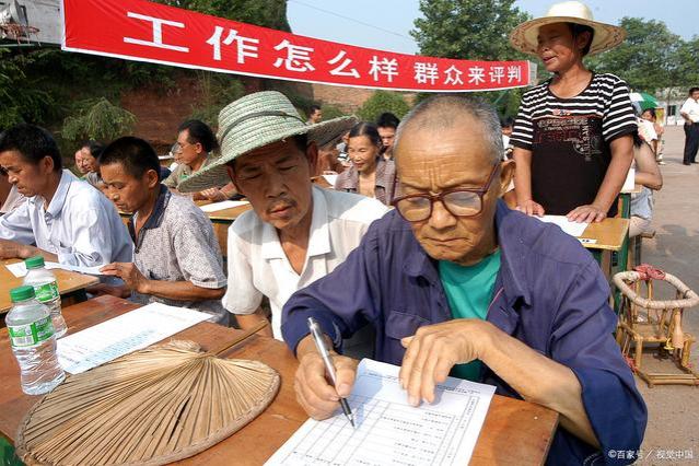 村干部工资不高！为何有人抢着当，这3个原因太现实了！