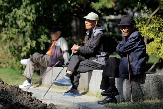 希望国家不要再年年给老年人，上涨养老金了，专家给出3个理由