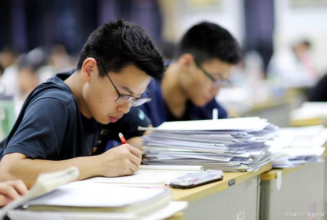 大专学历就有机会，辅警工作满2年可入编，考公难这捷径你考虑吗