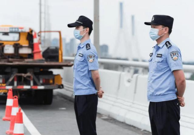 多地辅警纷纷递交离职申请，有人声称非工资问题，一下子不香了