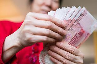 在家赚钱出国消费？12万中国退休官员出国养老，国家稳定可能受考验