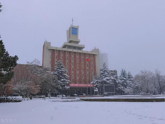 江苏最牛的6所双非大学，社会认可度高，就业发展堪比211