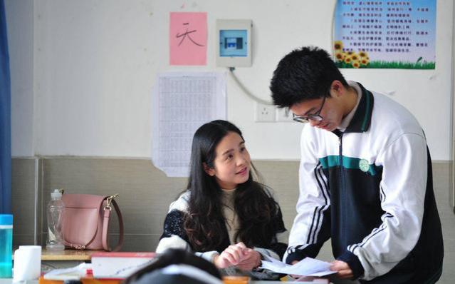 补课违法！教育部新消息，校外培训是违法行为，学生们不用再内卷