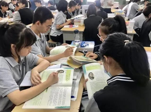 中小学教师迎来严查，2类教师可能会丢掉铁饭碗，高级教师也在内