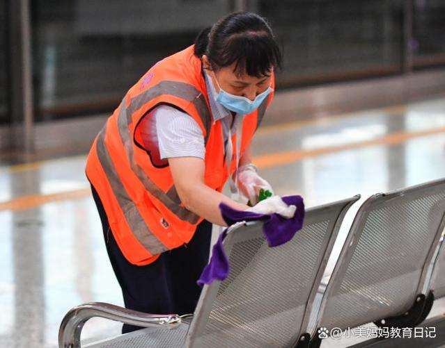 地铁岗位刮起了“离职潮”，老员工说出大实话，众人听后沉默了