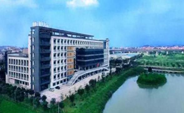 广东这4所师范大学，二本分数线就可报考，毕业就业十分吃香