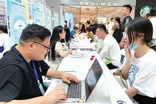 上海松江区：举办“人才夜市”、招聘会开进商场 600多名未就业大学生找到工作