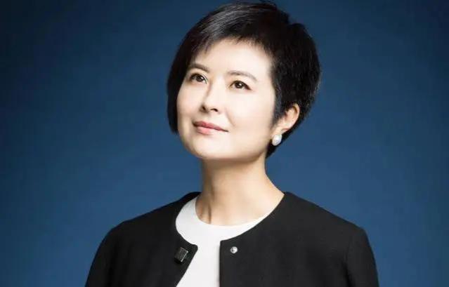 嫁给李铁后，张泉灵42岁激流勇退辞职央视做创投，实现资产过亿