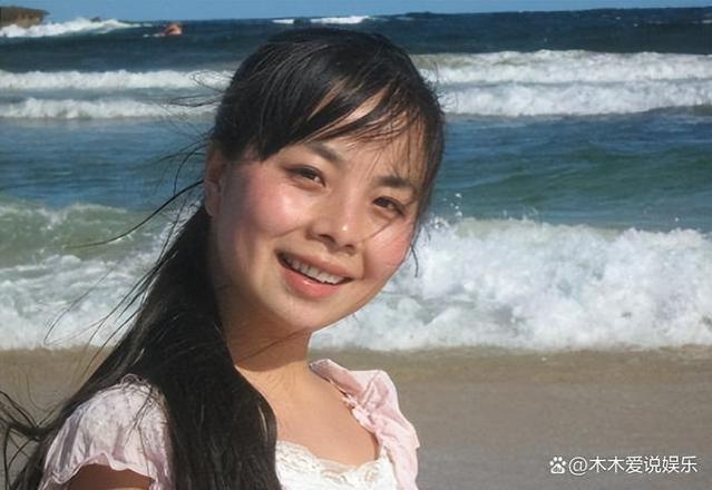 王二妮：23岁成名，放弃百万年薪下嫁农村，如今被婆婆宠成公主