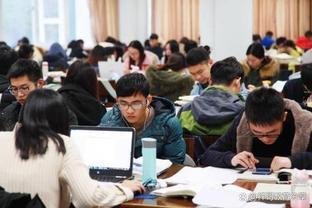 学生抱怨<span style='color:red'>考</span><span style='color:red'>编</span><span style='color:red'>考</span><span style='color:red'>研</span><span style='color:red'>难</span>度大，<span style='color:red'>张</span><span style='color:red'>雪</span><span style='color:red'>峰</span>揭示<span style='color:red'>专</span><span style='color:red'>业</span>选择<span style='color:red'>的</span>重<span style='color:red'>要</span>性