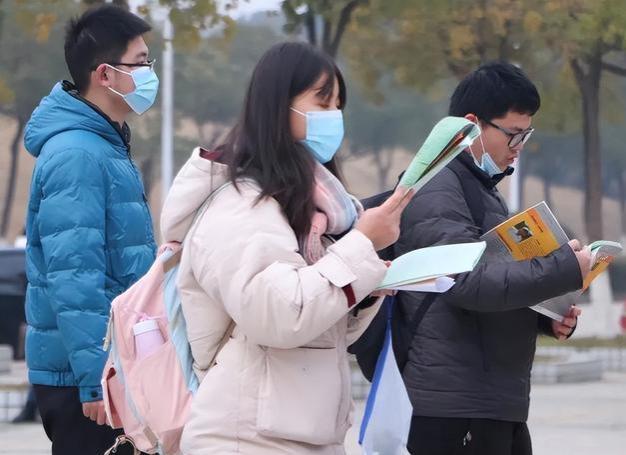 2023年事业单位工资上涨，有地区补发五个月工资，教师也受益