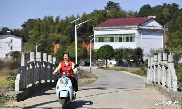 70岁大爷让保姆留下做住家保姆：工资加5000，我：行，但有5条件