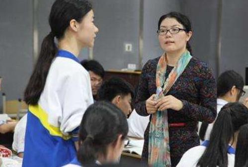 薪资不升反跌？网传云南中小学教师集体降薪，公务员看后慌了