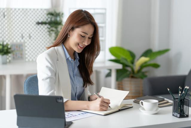 职场女性参考指南：新手妈妈再启程，职场与家庭双赢之道！