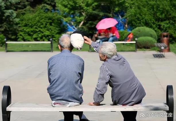 退休老人七十岁之后，存钱与不存钱的生活，差别很大