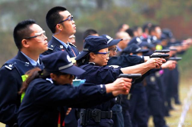 “年薪制”辅警招聘来了，1年15万，5年正式入编，招录门槛也不高