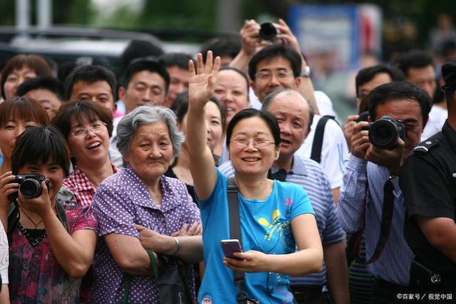 我国将迎来史上最大退休潮，带来五个结果，或引发三大严峻问题