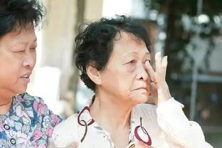 58岁大妈哭诉：退休金8000的我，现在却活不下去了