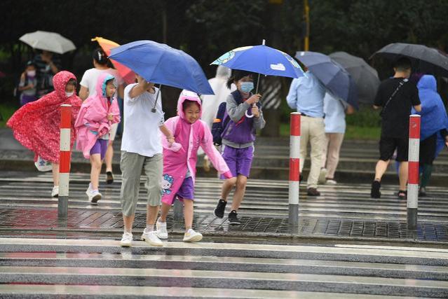 上班VS上学：谁更苦？揭秘职场与校园的辛酸对比